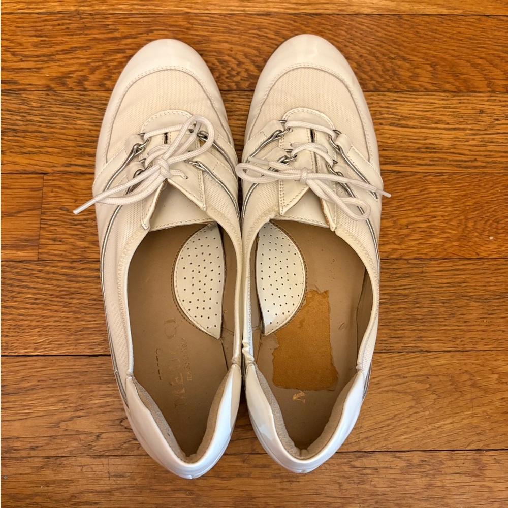 Sesto Meucci Cream Women's Loafers